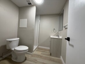 Building Photo - 8705-8152 152 St NW