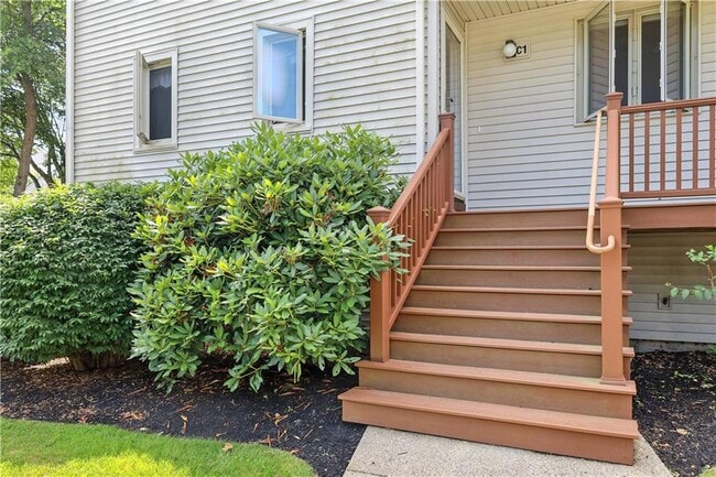 Building Photo - 660 Point Judith Rd