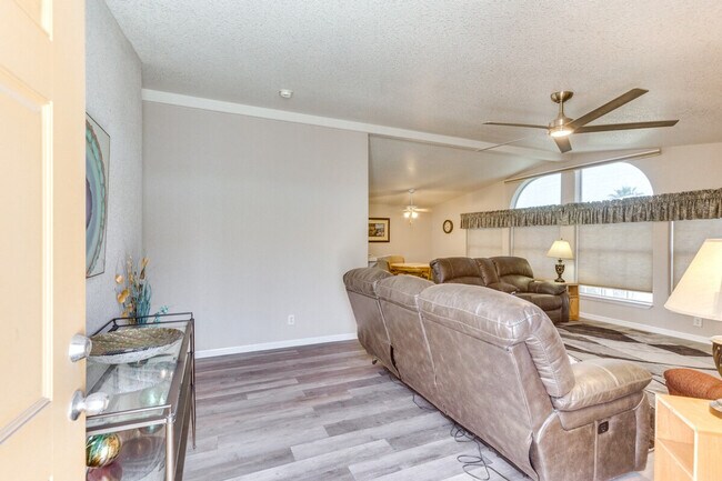 Foto del edificio - 10650 S Avenida Compadres