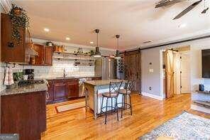 Building Photo - 880 Glendale Terrace NE