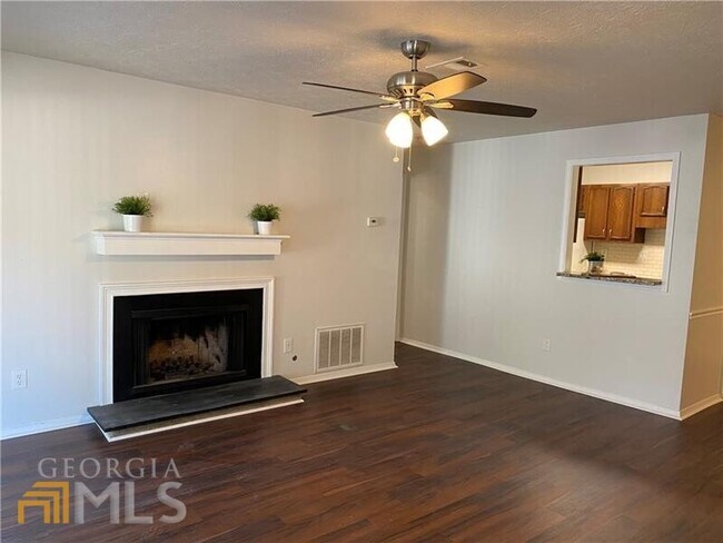 Building Photo - 1604 Augusta Dr