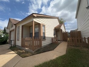 Building Photo - 11514 Teaside Dr