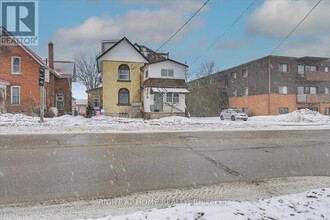 Building Photo - 157 Lindsay St S