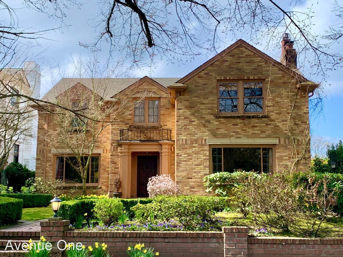 Foto principal - 3 br, 3.5 bath House - 827 34th Ave E