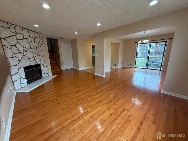 Foto del edificio - 1302 Edison Glen Terrace