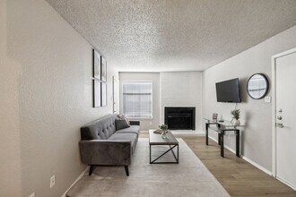 Building Photo - 2520 Thomason Cir