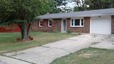 Building Photo - 302 W Tecumseh Dr