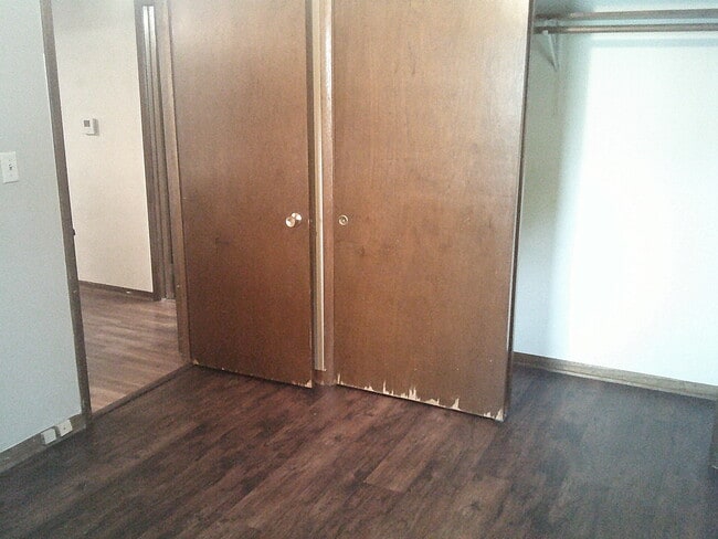 Building Photo - 2223 Merry Oaks Ln