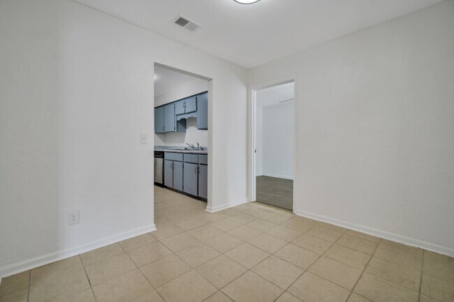 Foto del edificio - 1732 Talmadge Rd