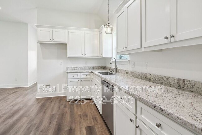 Foto del edificio - 7744 Cedar Trail Dr