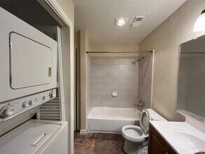 Building Photo - 10075 Westpark Dr
