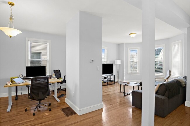Building Photo - 21 Aldrich St
