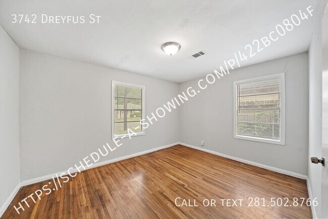 Building Photo - 3742 Dreyfus St