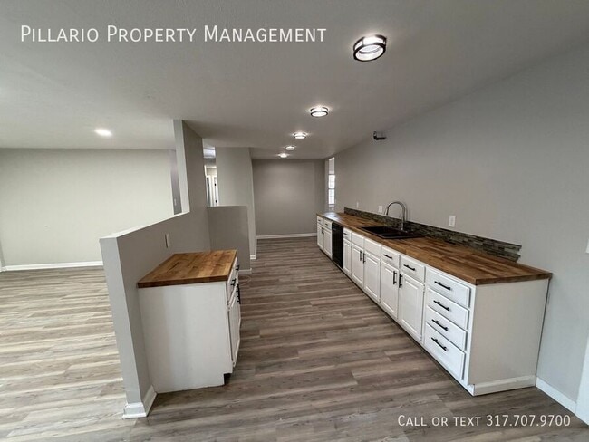 Photo - 7903 Roseway Ct House