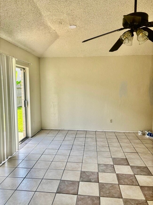 Building Photo - 16219 Paso Hondo Dr