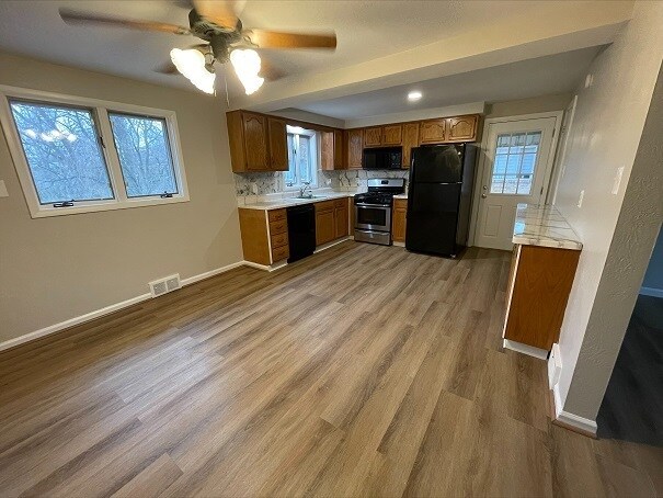 Building Photo - 112 Rosemont Coraopolis, PA 15108