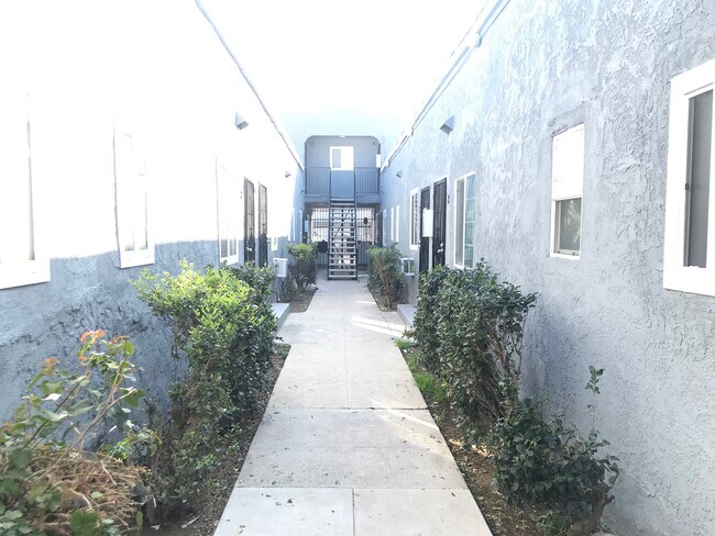 Foto del edificio - 1136 Hoffman Ave