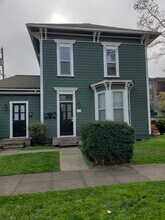 Building Photo - 244 E 16th Ave