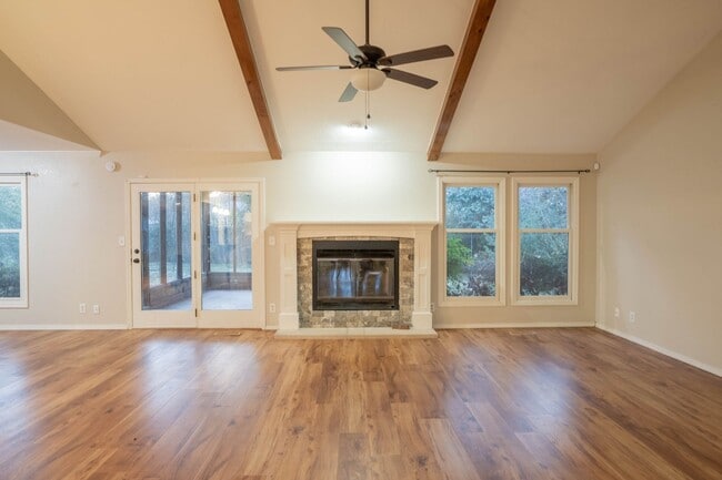 Building Photo - 4 Bed | 3 Bath in Central Tulsa!