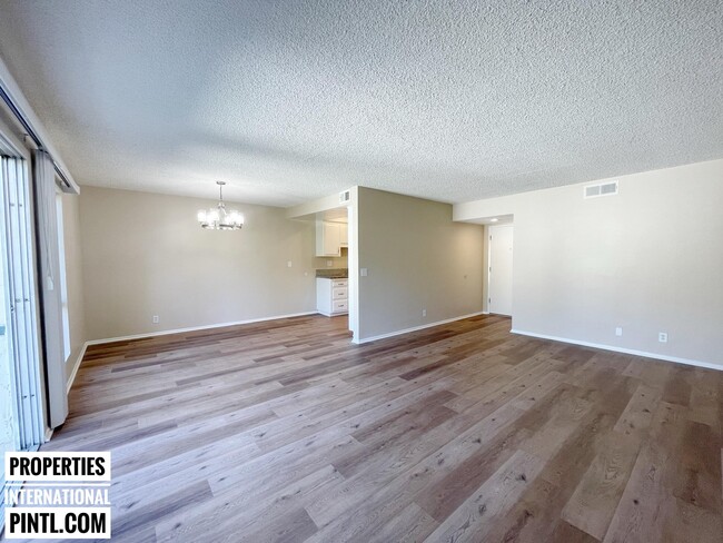 Building Photo - 1218 Pine St