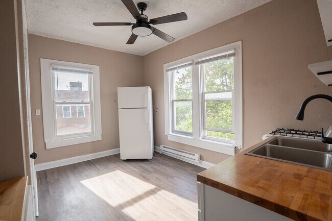 Foto del edificio - 1918 W Washington St