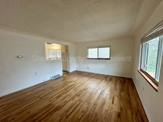 Foto del edificio - 1330 Otis St