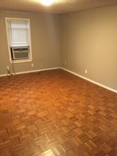 Foto del edificio - 805 N McKinley Ave