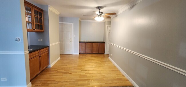 Building Photo - 910 W Alleghany Dr