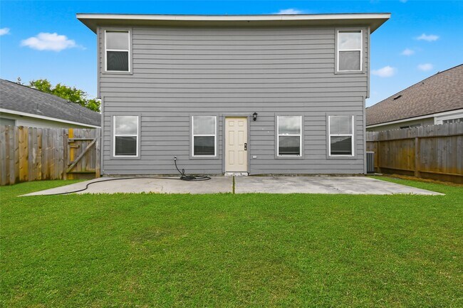 Foto del edificio - 14511 Long Meadow Dr