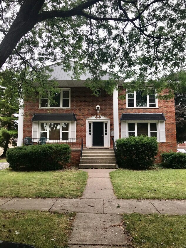 9612 Kedvale Ave Unit 1N, Oak Lawn, IL 60453 Apartments in Oak Lawn, IL