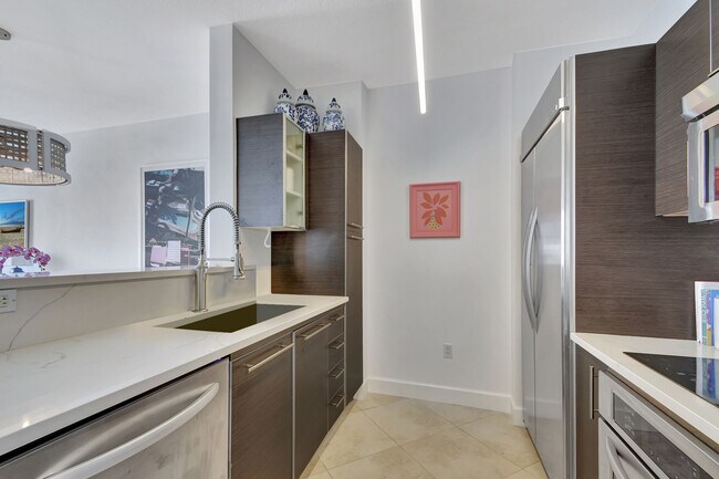 Building Photo - 550 Okeechobee Blvd