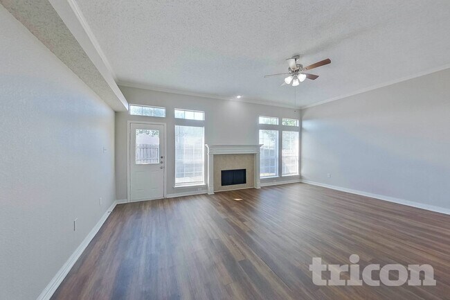 Building Photo - 1362 Meadow Creek Dr