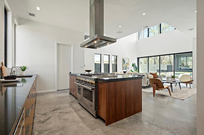 Foto del edificio - 2603 Little John Ln