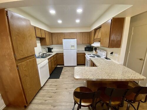 Foto del edificio - 1338 Heather Ln