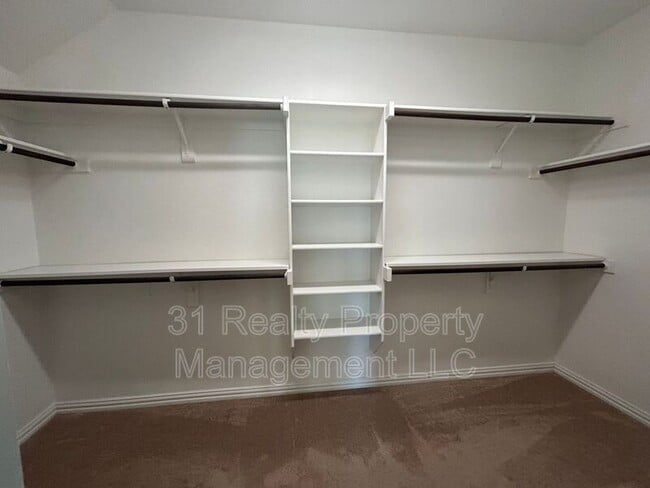 Foto del edificio - 16616 Central Garden Ln