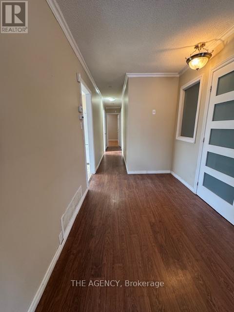 Photo du bâtiment - 63 Centre St E