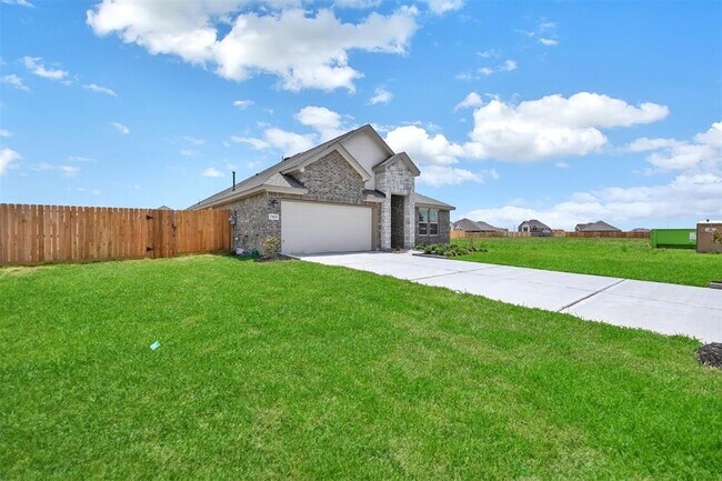 Building Photo - 7402 Keechi Pl