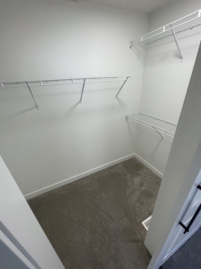 Building Photo - 4754-4783 83 St NW