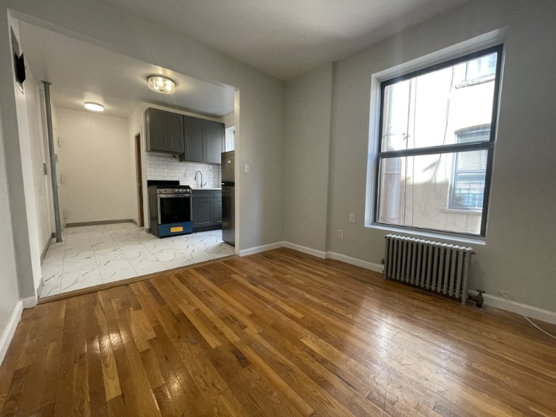 Foto principal - 424 E 116th St