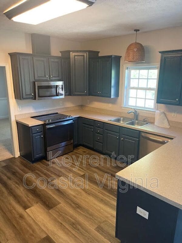 Building Photo - 13 Bohnert Dr