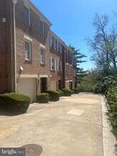 Building Photo - 1424 12th St N
