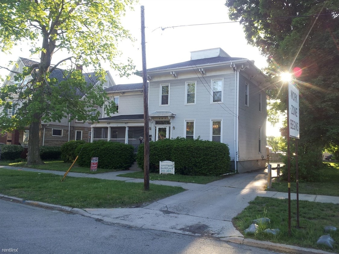 Primary Photo - 2 br, 1 bath Triplex - 215 N Broad St #1