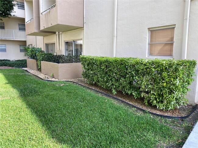 Foto del edificio - 7785 SW 86th St