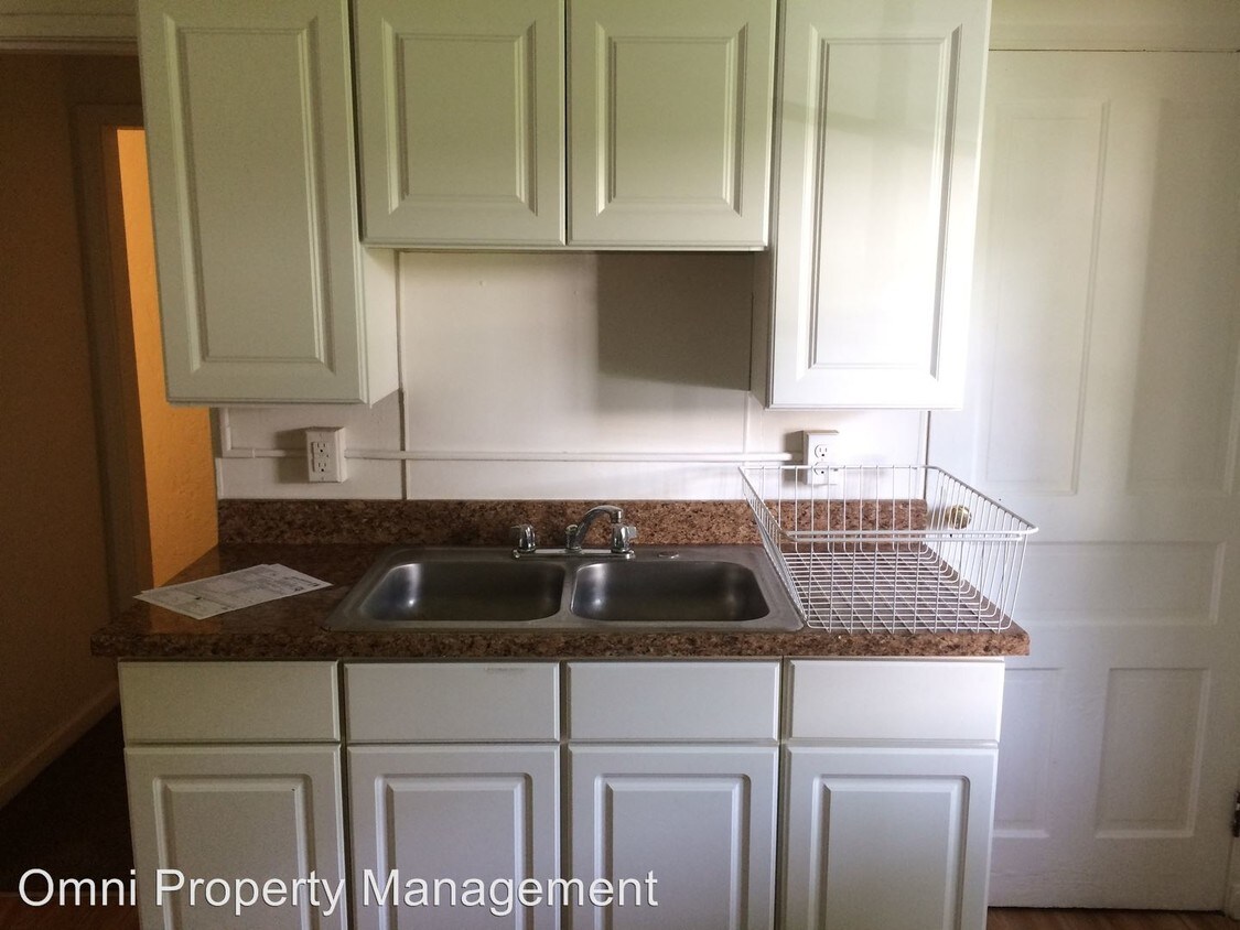 705 Mc Gowan Ave, West Mifflin, PA 15122 Apartment for Rent in West