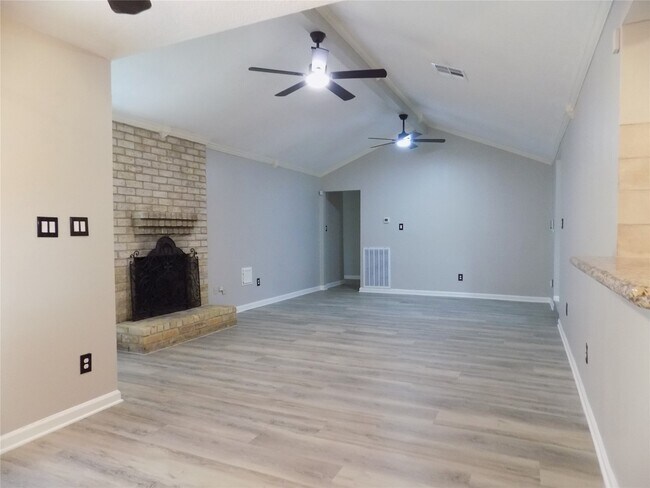 Foto del edificio - 803 Wild Horse Valley Rd