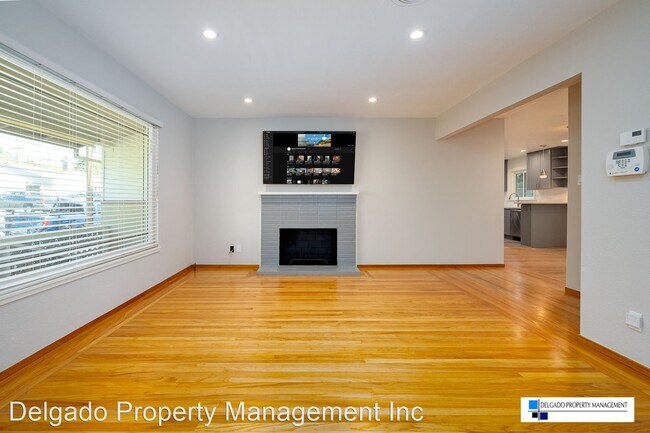 Building Photo - 3 br, 2 bath House - 103 Lynn Court