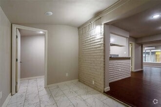 Building Photo - 11927 Beechnut St