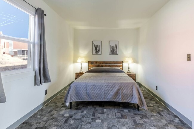 Foto del edificio - 3737 Sturgis Rd