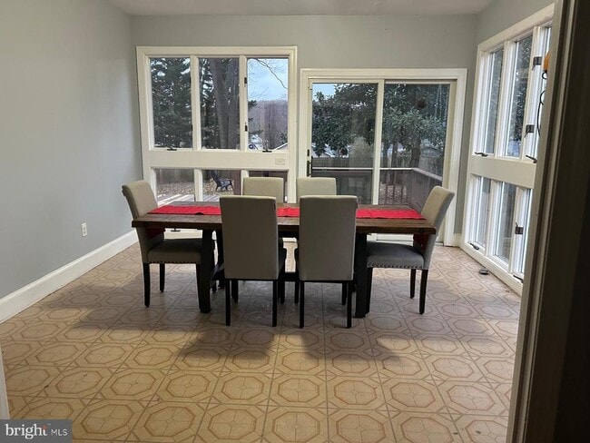 Building Photo - 270 Belleview Ave