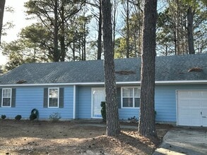 Building Photo - 402 Sycamore Dr Building Photo - 402 Sycamore Dr